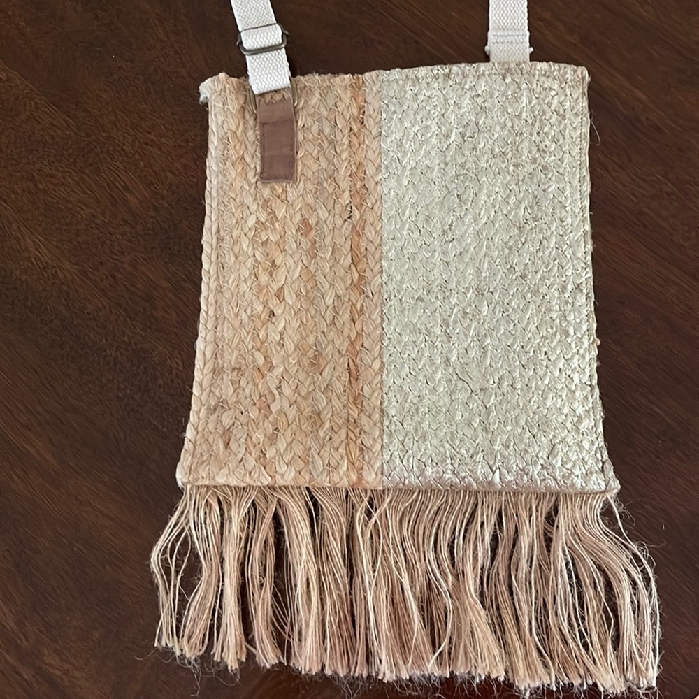 Woven crossbody bag with jute fringe